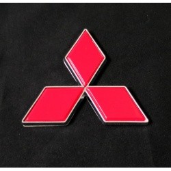 Эмблема на капот Mitsubishi 50*60 красный